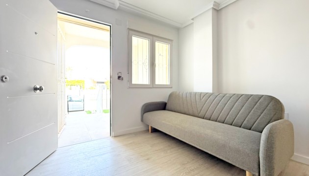 Resale - Apartment - Orihuela Costa - La Zenia