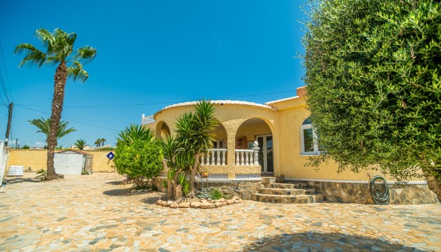 Resale - Detached Villa - Torrevieja - La Siesta