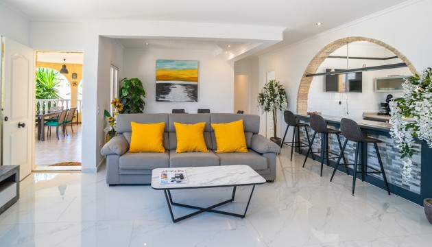 Resale - Detached Villa - Torrevieja - La Siesta