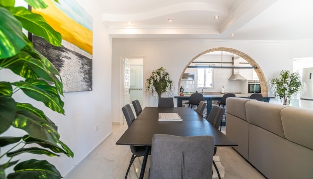 Resale - Detached Villa - Torrevieja - La Siesta