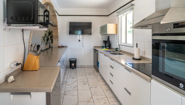 Resale - Detached Villa - Torrevieja - La Siesta