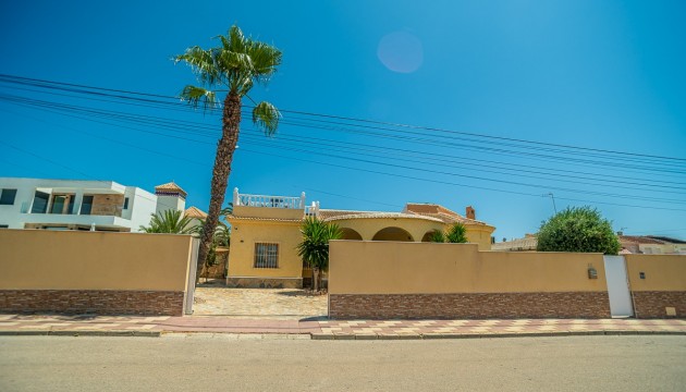 Resale - Detached Villa - Torrevieja - La Siesta