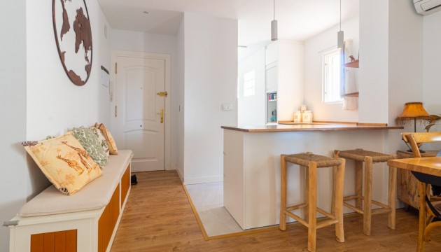 Resale - Apartment - Torrevieja - La Veleta