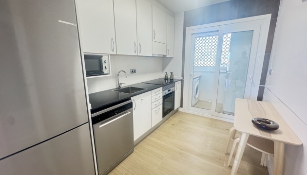 Resale - Apartment - Orihuela Costa - Campoamor