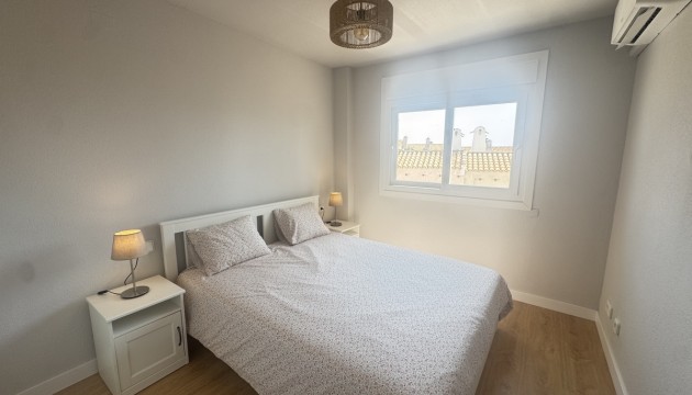 Resale - Apartment - Orihuela Costa - Campoamor