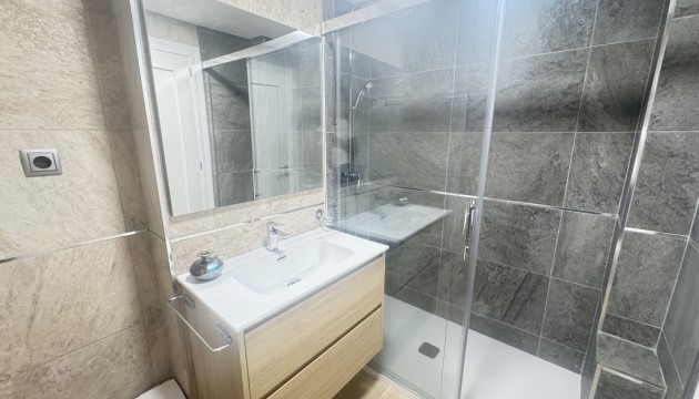 Resale - Apartment - Orihuela Costa - Campoamor