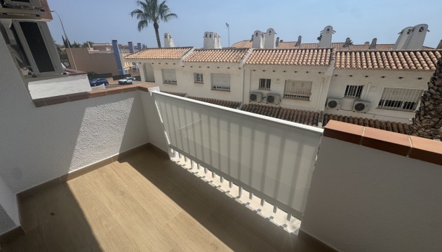 Resale - Apartment - Orihuela Costa - Campoamor