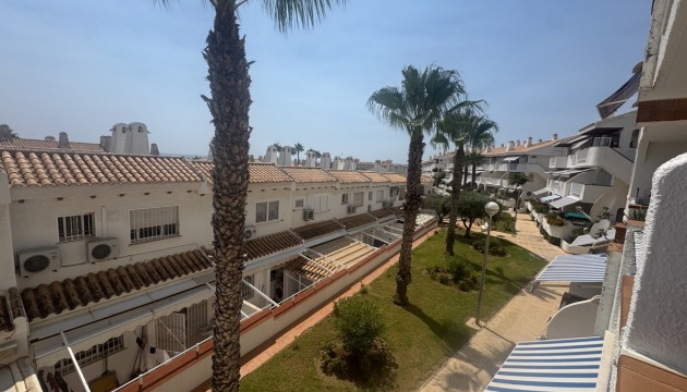 Resale - Apartment - Orihuela Costa - Campoamor