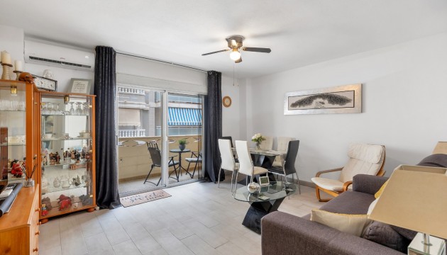 Herverkoop - Apartment - Torrevieja - Playa del Cura