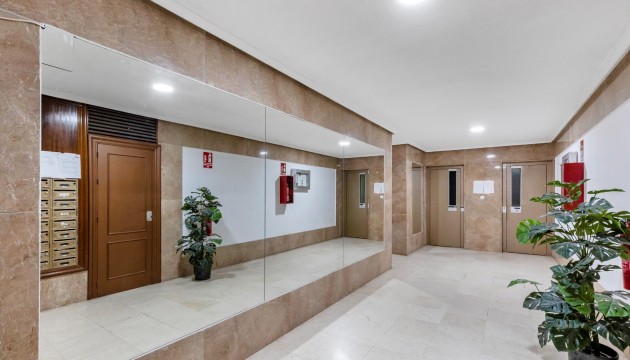 Resale - Apartment - Torrevieja - Playa del Cura