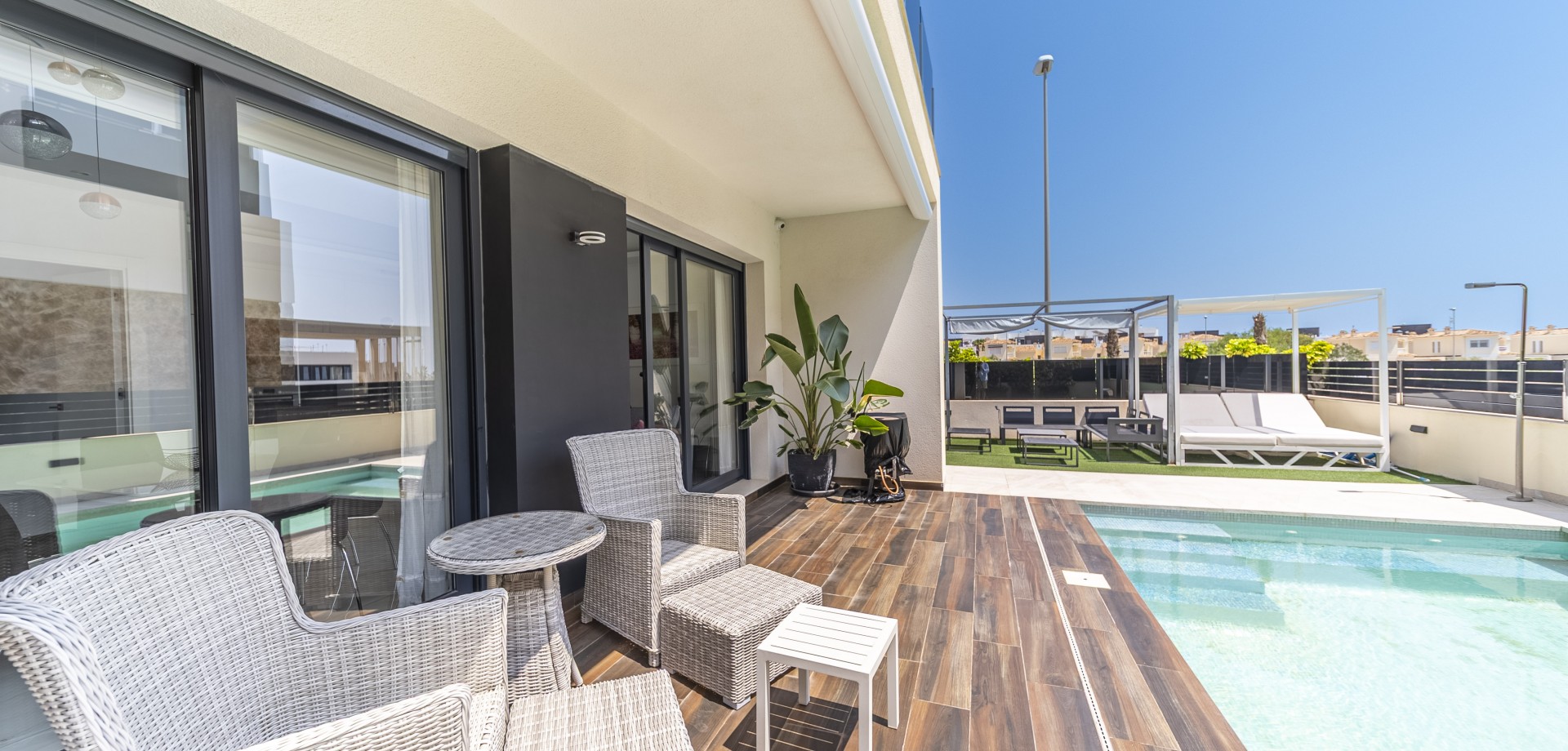 House in La Zenia - view 1