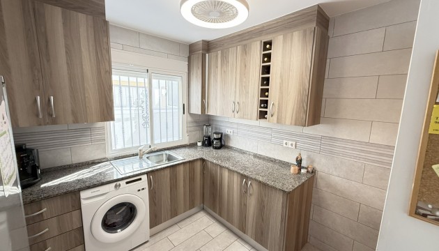 Resale - House - Orihuela Costa - La Zenia