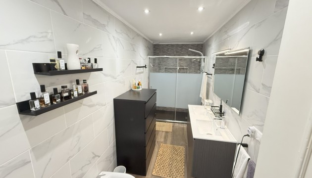 Resale - House - Orihuela Costa - La Zenia