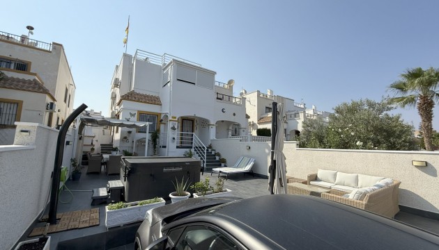 Resale - House - Orihuela Costa - La Zenia