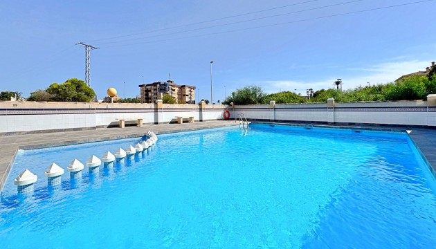 Resale - Apartment - Orihuela Costa - La Zenia