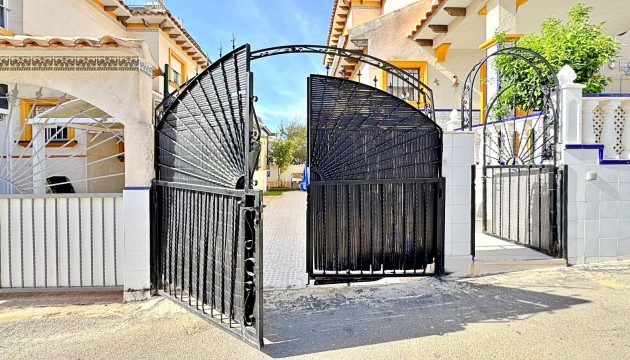 Resale - Townhouse - Orihuela Costa - Punta Prima