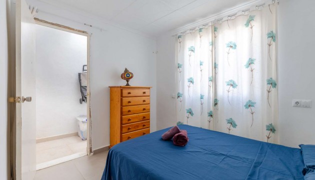 Resale - Bungalow - Torrevieja - La Siesta - El Salado -  Torreta