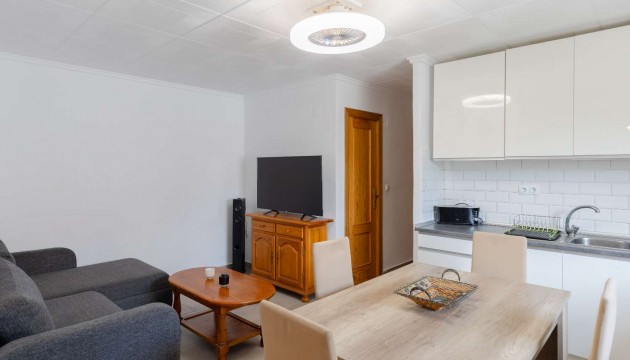 Resale - Bungalow - Torrevieja - La Siesta - El Salado -  Torreta