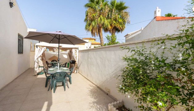 Resale - Bungalow - Torrevieja - La Siesta - El Salado -  Torreta