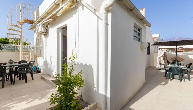 Resale - Bungalow - Torrevieja - La Siesta - El Salado -  Torreta