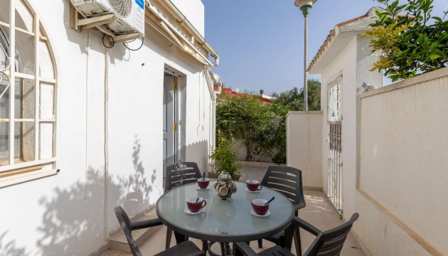 Resale - Bungalow - Torrevieja - La Siesta - El Salado -  Torreta