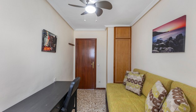Resale - Apartment - Torrevieja - Punta Prima