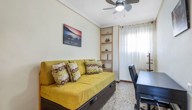 Resale - Apartment - Torrevieja - Punta Prima