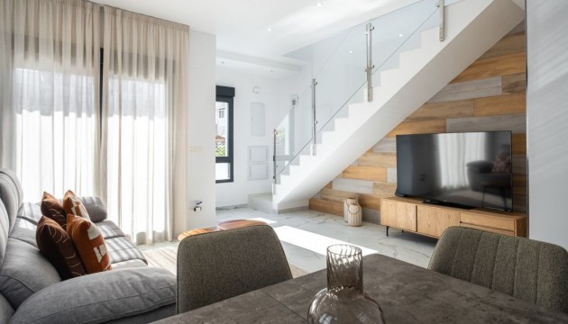 Reventa - Chalet Independiente - Torrevieja