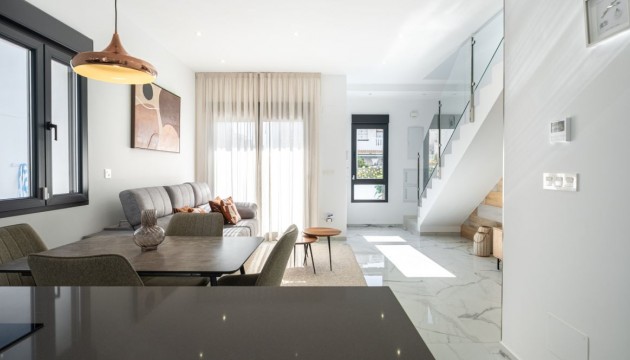 Reventa - Chalet Independiente - Torrevieja