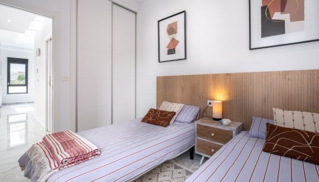 Reventa - Chalet Independiente - Torrevieja