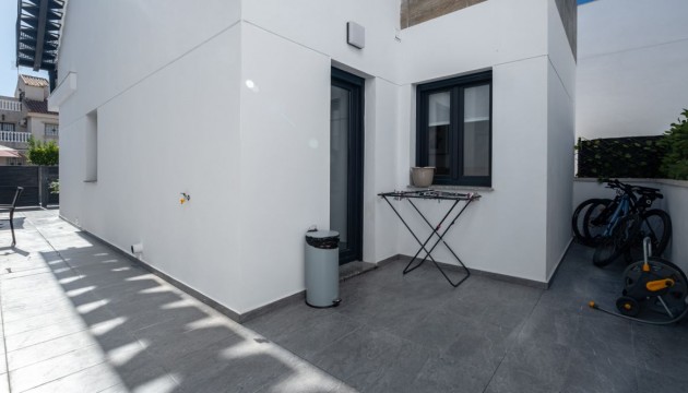 Reventa - Chalet Independiente - Torrevieja