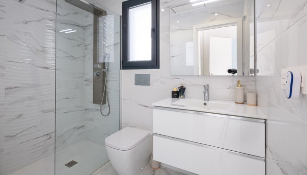 Reventa - Chalet Independiente - Torrevieja