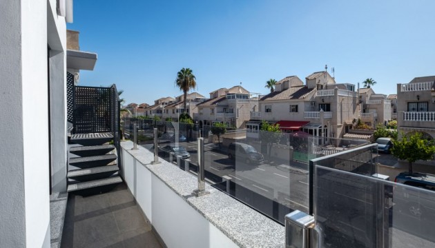 Reventa - Chalet Independiente - Torrevieja