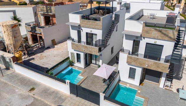 Reventa - Chalet Independiente - Torrevieja