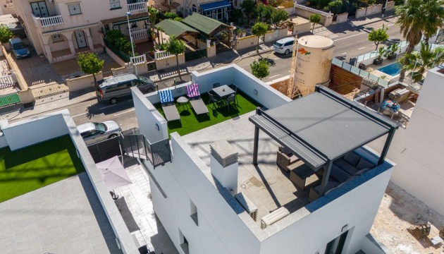 Reventa - Chalet Independiente - Torrevieja