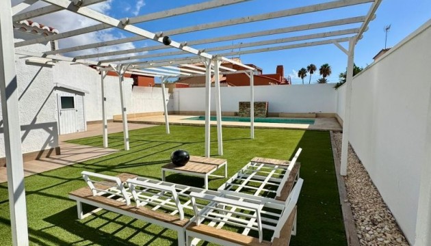 Begagnad - Fristående Villa - Torrevieja