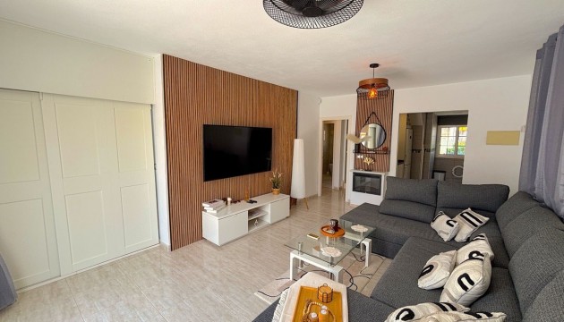 Resale - Detached Villa - Orihuela Costa - Villamartín