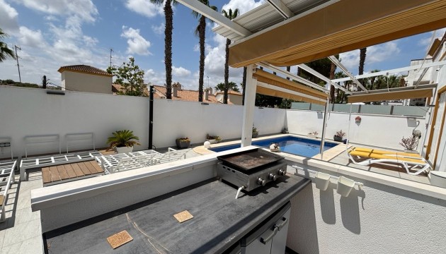 Resale - Detached Villa - Orihuela Costa - Villamartín