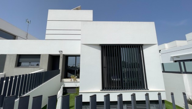 Resale - Townhouse - Dolores - Alicante