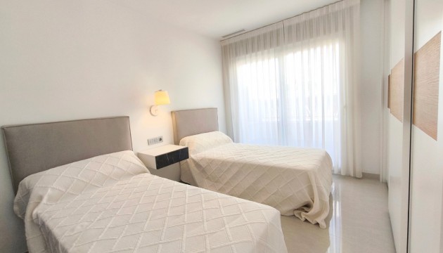 Перепродажа - отдельная вилла - Rojales