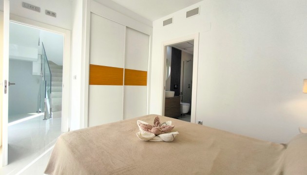 Перепродажа - отдельная вилла - Rojales