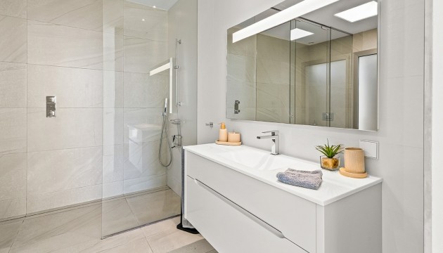 Reventa - Chalet Independiente - Las Colinas Golf