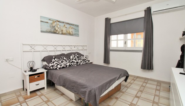 Resale - Apartment - Orihuela Costa - Villamartín