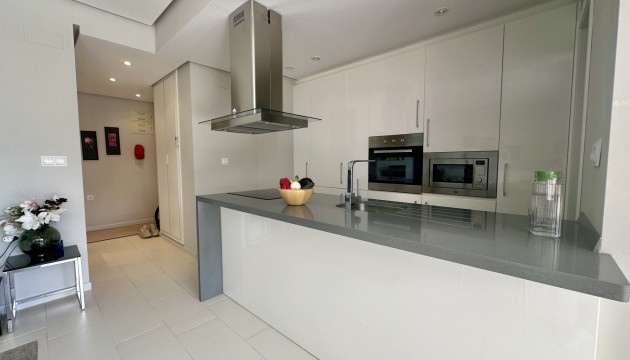 Resale - Apartment - Orihuela Costa - Villamartín