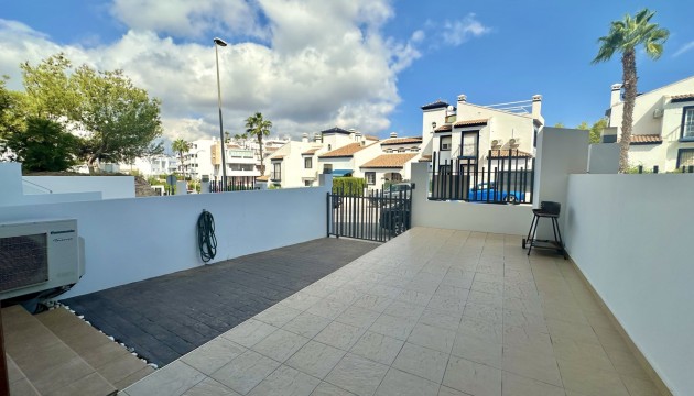 Resale - Apartment - Orihuela Costa - Villamartín