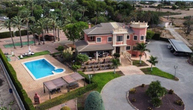 Herverkoop - Detached Villa - Elche