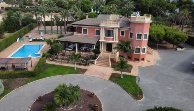 Herverkoop - Detached Villa - Elche