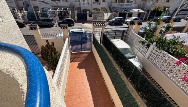 Resale - Bungalow - Torrevieja