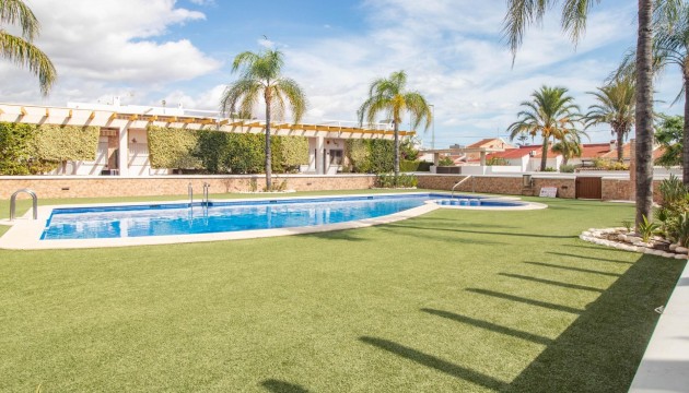 Resale - Townhouse - Pilar de la Horadada - Mil Palmeras