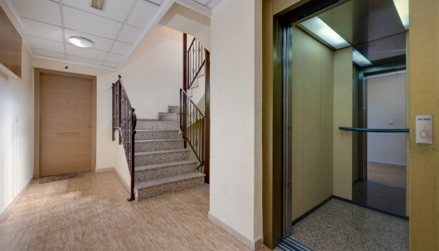 Resale - Apartment - Jacarilla